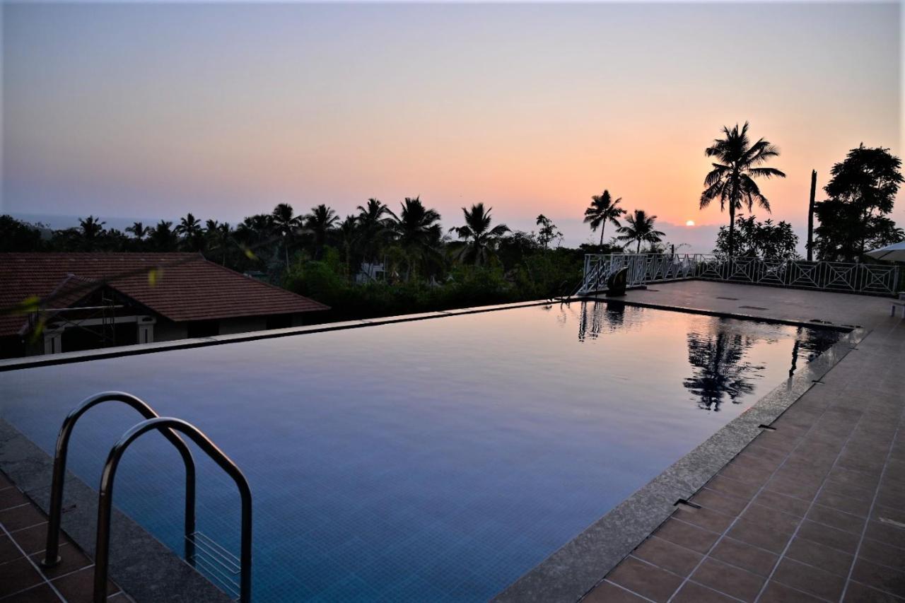 Aadisaktthi Leisure Resort, Kovalam Thiruvananthapuram ภายนอก รูปภาพ